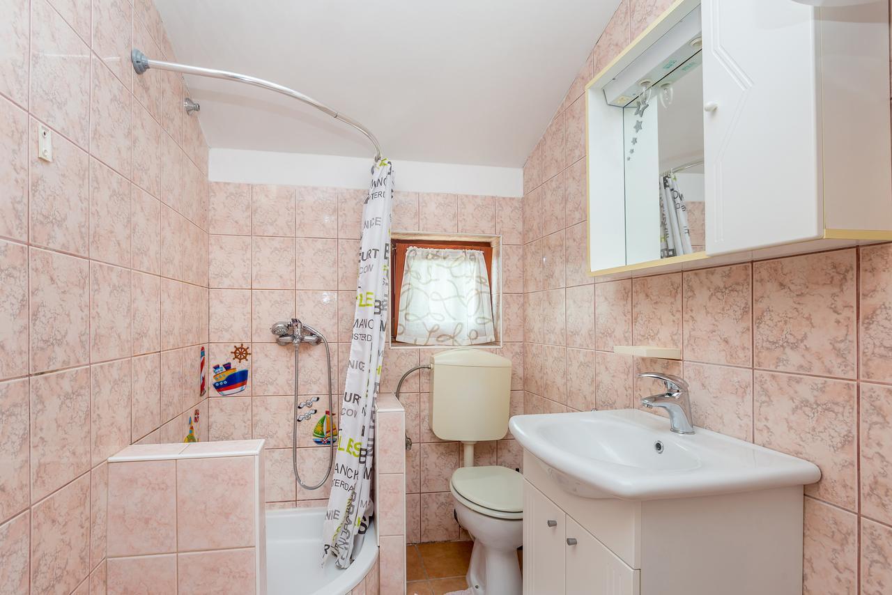Apartment Miranda Malinska Ngoại thất bức ảnh