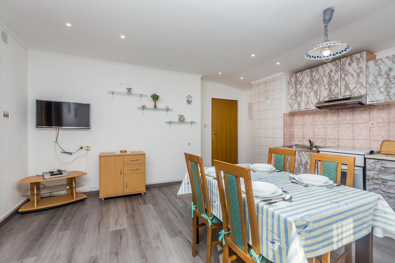 Apartment Miranda Malinska Ngoại thất bức ảnh